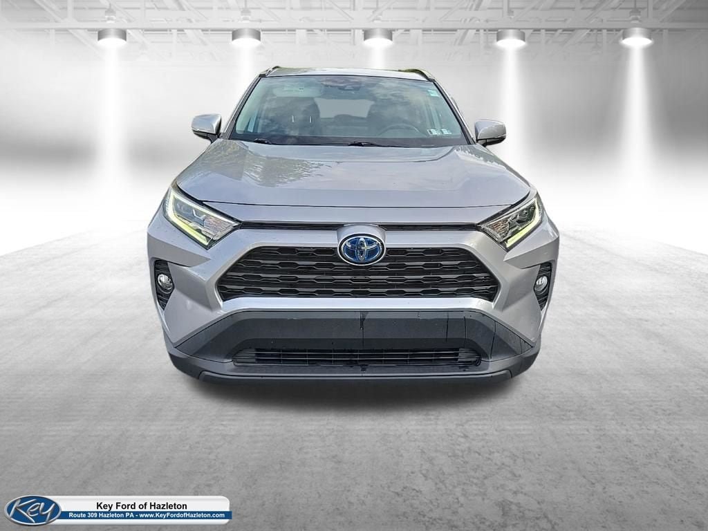 Used 2021 Toyota RAV4 XLE Premium AWD/4WD image 2
