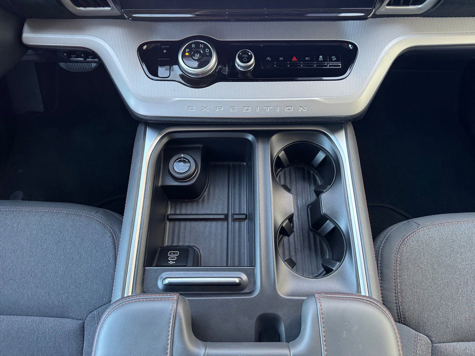 Certified 2025 Ford Expedition Active image 11