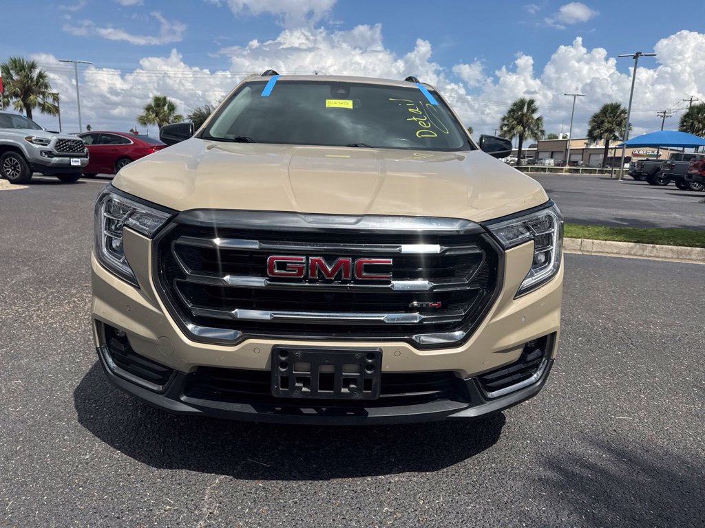 Used 2022 GMC Terrain AT4 w/ Tech Package AWD/4WD image 9