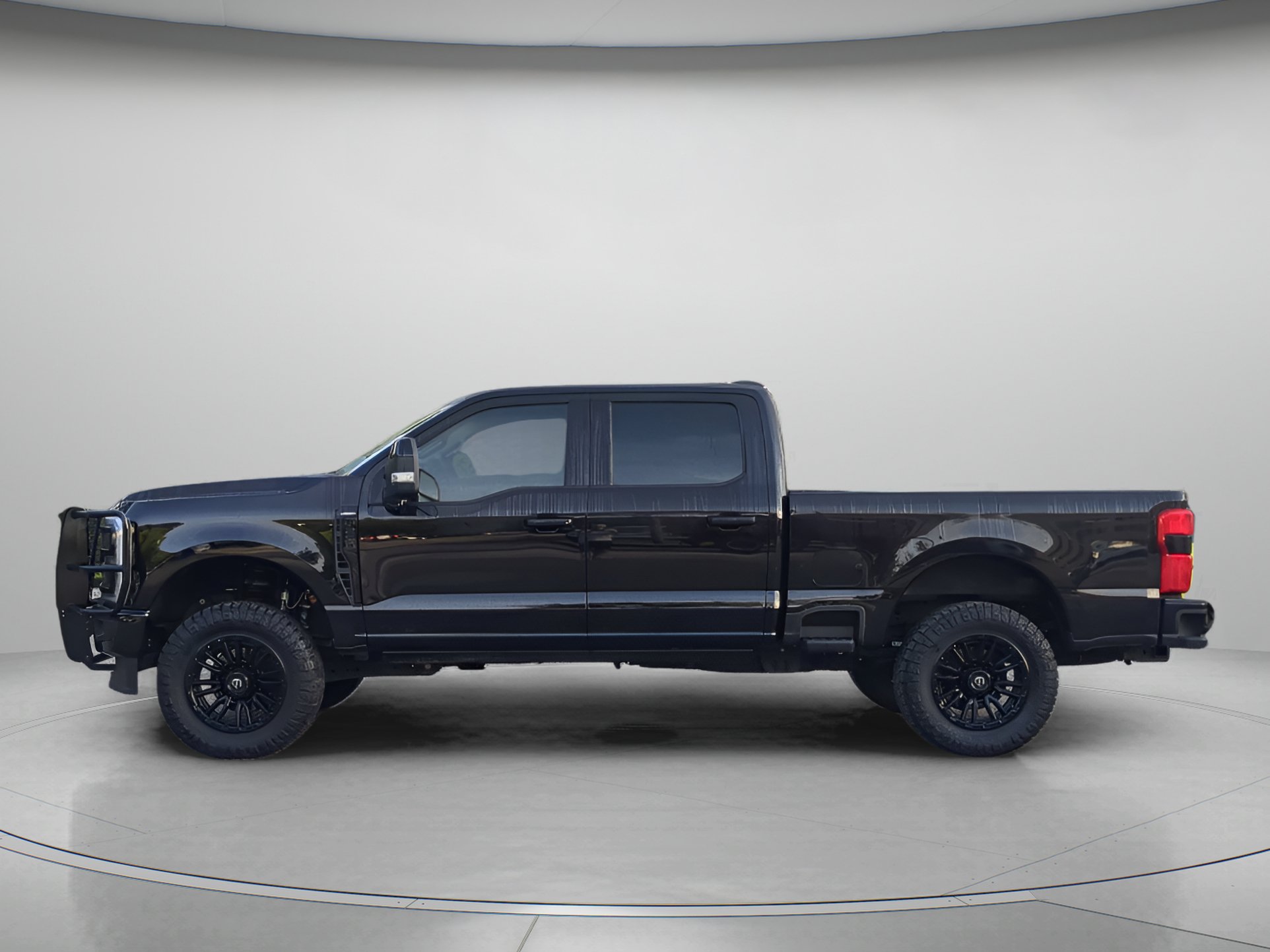 Certified 2025 Ford F250 Lariat w/ Black Appearance Package AWD/4WD image 43