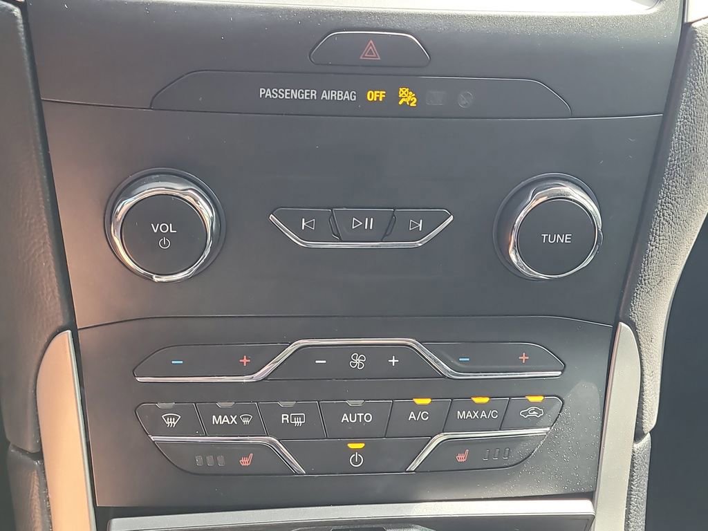 Certified 2019 Ford Edge SEL w/ Equipment Group 201A image 25