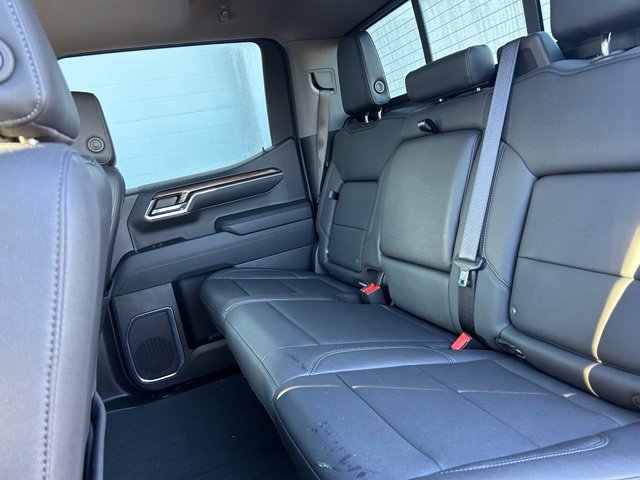 Used 2024 Chevrolet Silverado 1500 LT Trail Boss w/ Convenience Package II AWD/4WD image 9