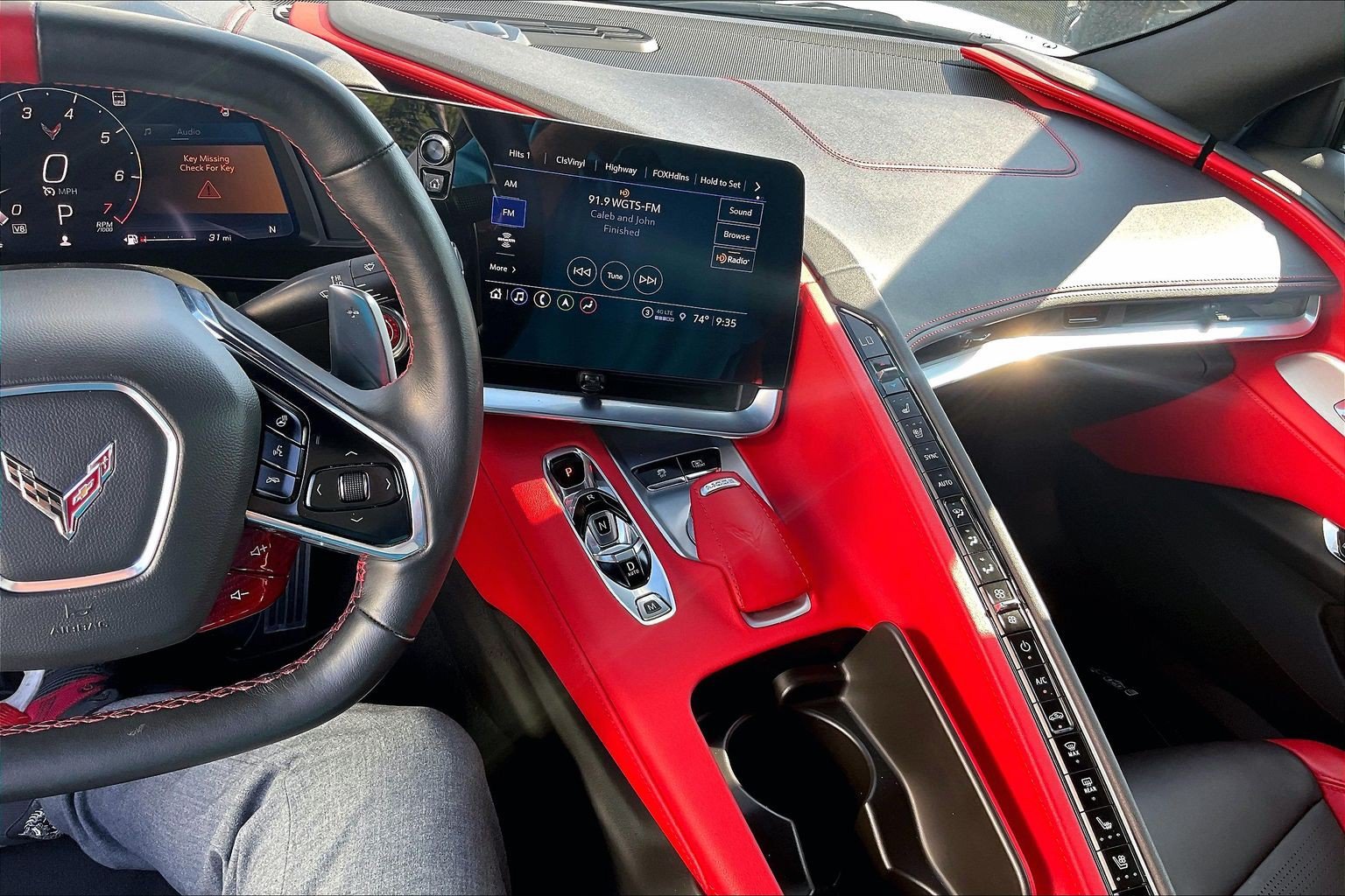 Used 2022 Chevrolet Corvette Stingray Preferred Cpe w/ Engine Appearance Package RWD image 6