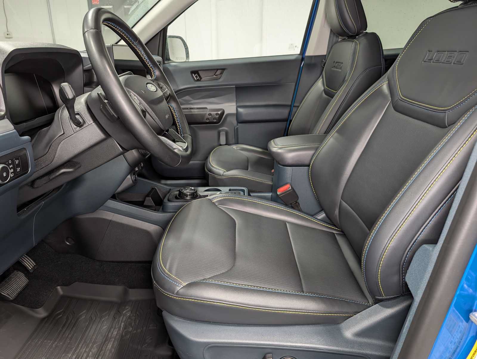 Certified 2025 Ford Maverick Lobo AWD/4WD image 4
