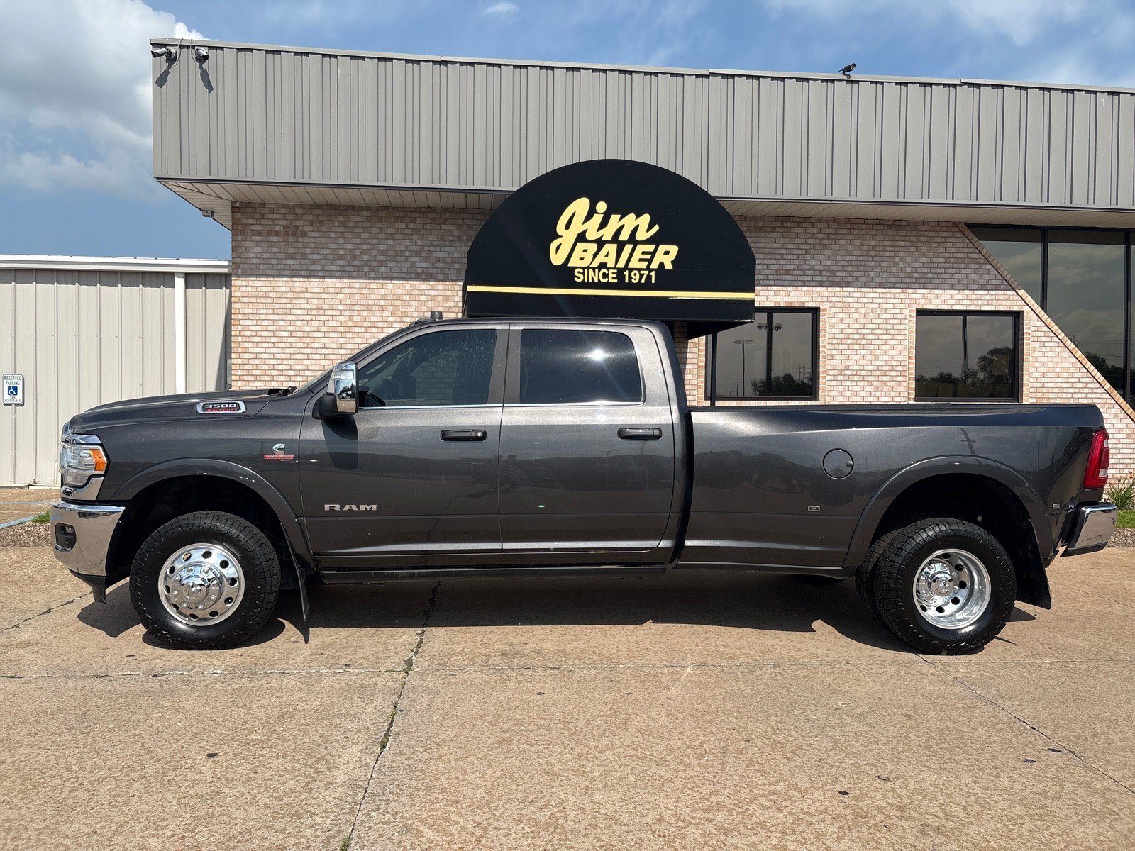 Used 2024 RAM 3500 Limited AWD/4WD image 2
