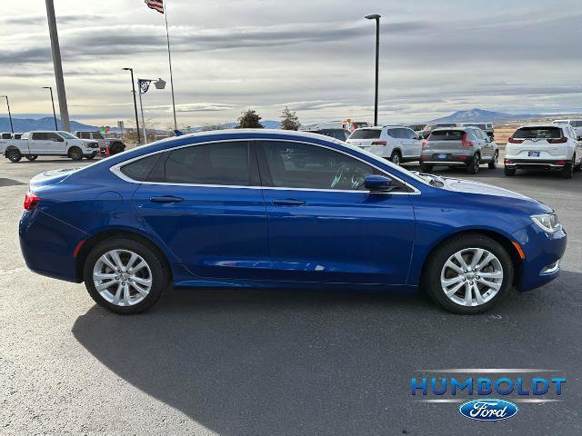 Used 2017 Chrysler 200 Limited Platinum w/ Comfort & Convenience Group image 4