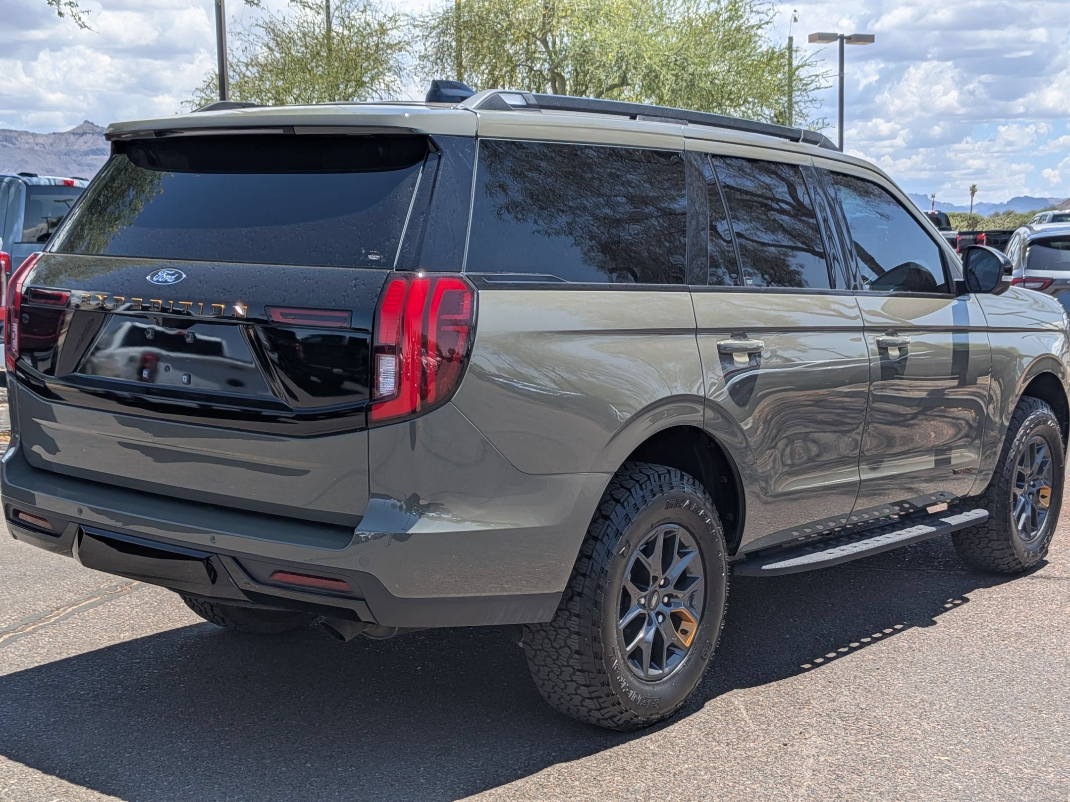 Certified 2025 Ford Expedition Tremor AWD/4WD image 5