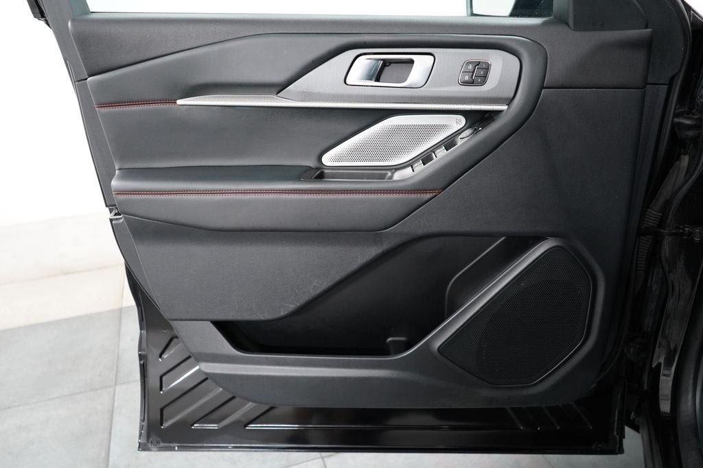 Certified 2025 Ford Explorer ST AWD/4WD image 18