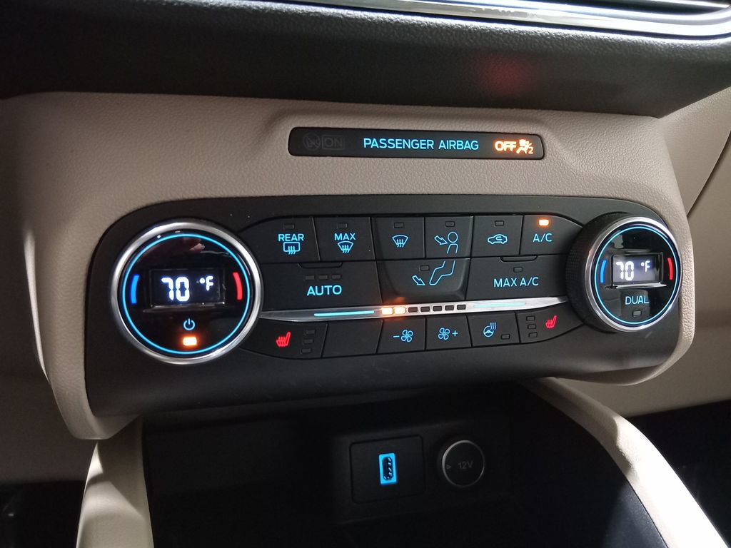 Certified 2020 Ford Escape Titanium w/ Titanium Premium Package 2.0 AWD/4WD image 22