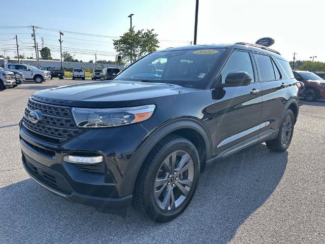 Certified 2022 Ford Explorer XLT w/ Equipment Group 202A AWD/4WD image 8