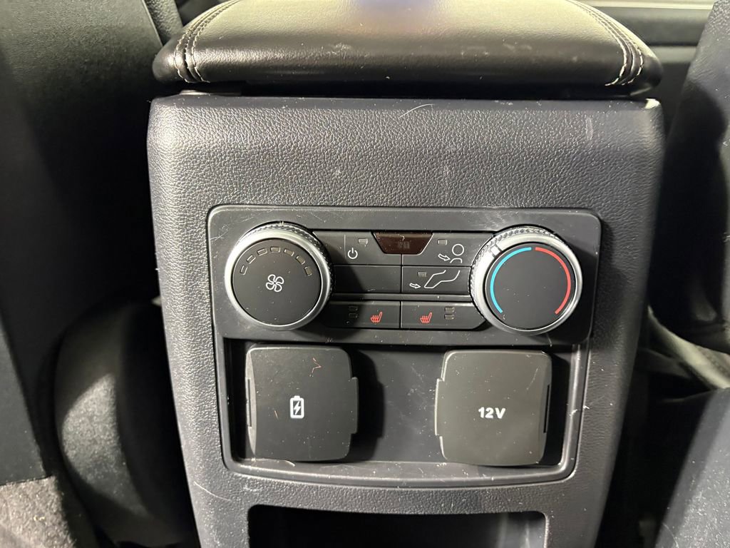 Certified 2020 Ford Explorer XLT w/ Equipment Group 202A AWD/4WD image 30