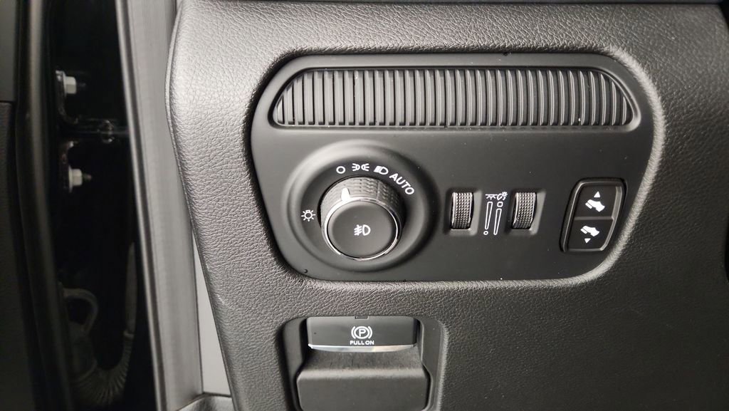 Used 2024 Jeep Wagoneer L Series II w/ Flexible Seating Group image 25