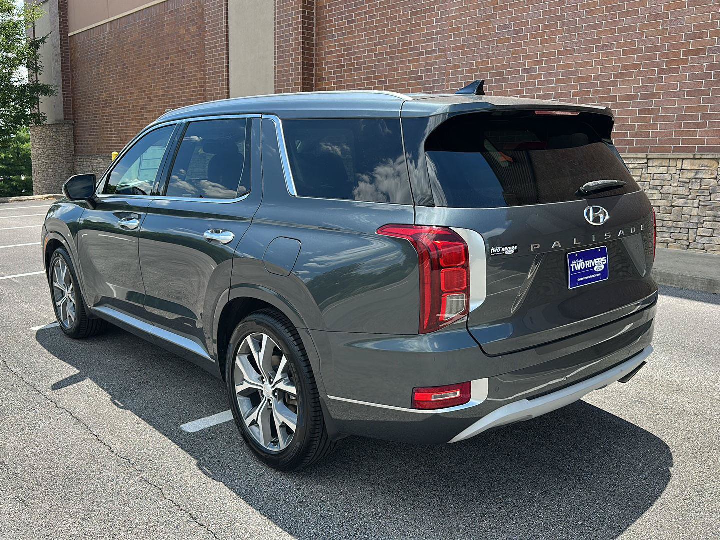 Used 2022 Hyundai Palisade Limited FWD image 3