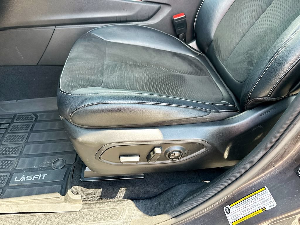 Used 2023 Jeep Grand Cherokee L Laredo RWD image 9