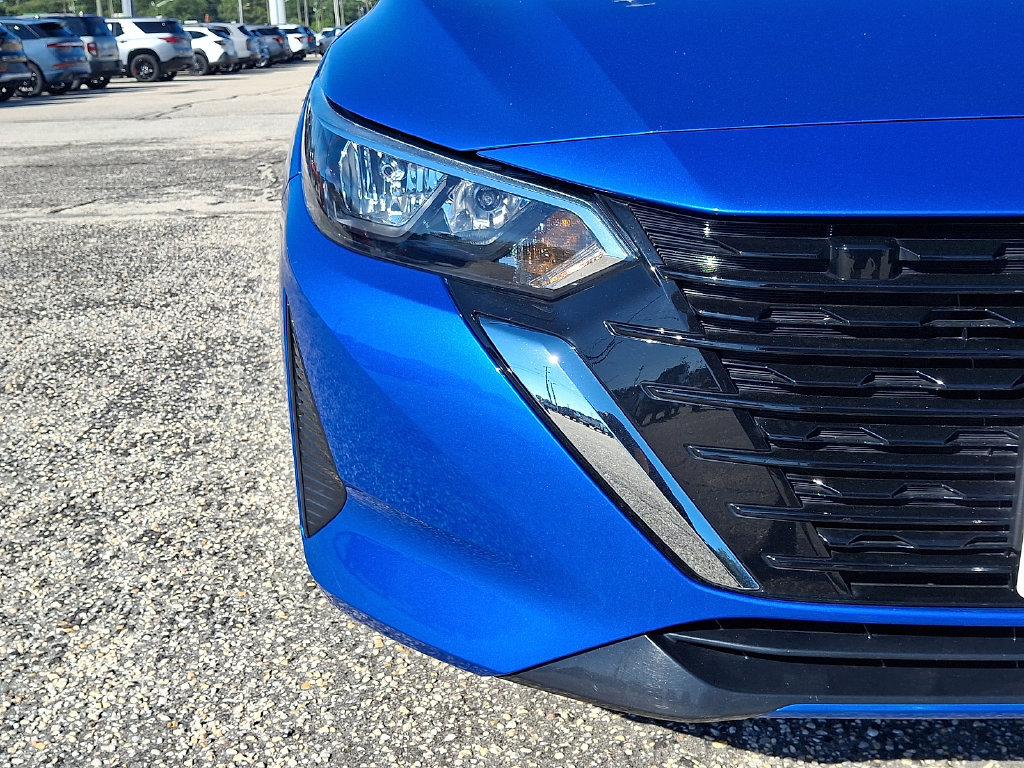 Used 2025 Nissan Sentra SV FWD image 8