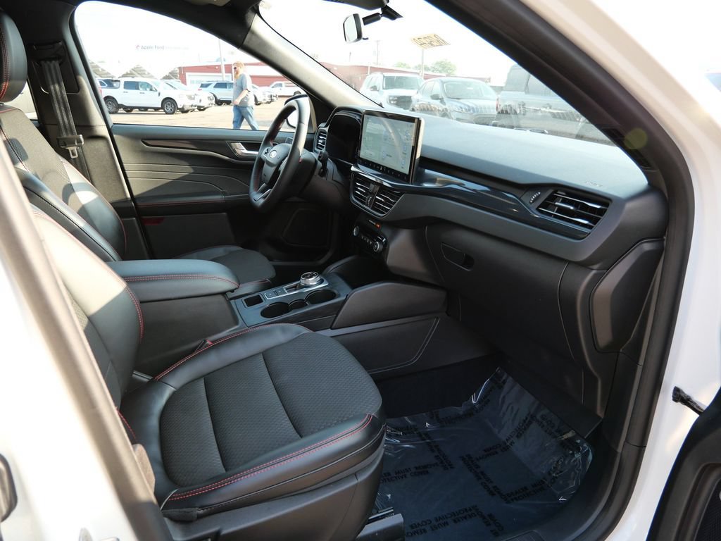 Certified 2023 Ford Escape ST-Line w/ Tech Pack #1 AWD/4WD image 11