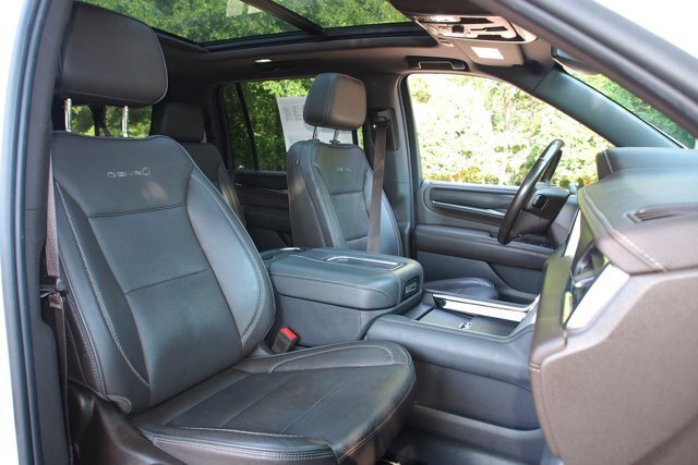 Used 2022 GMC Yukon XL Denali AWD/4WD image 11