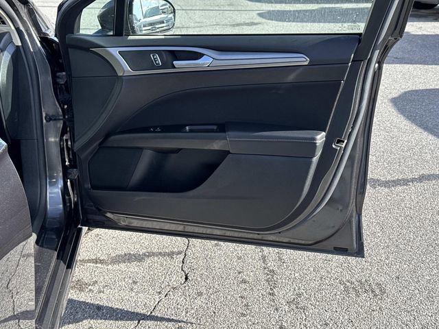 Certified 2017 Ford Fusion SE image 10