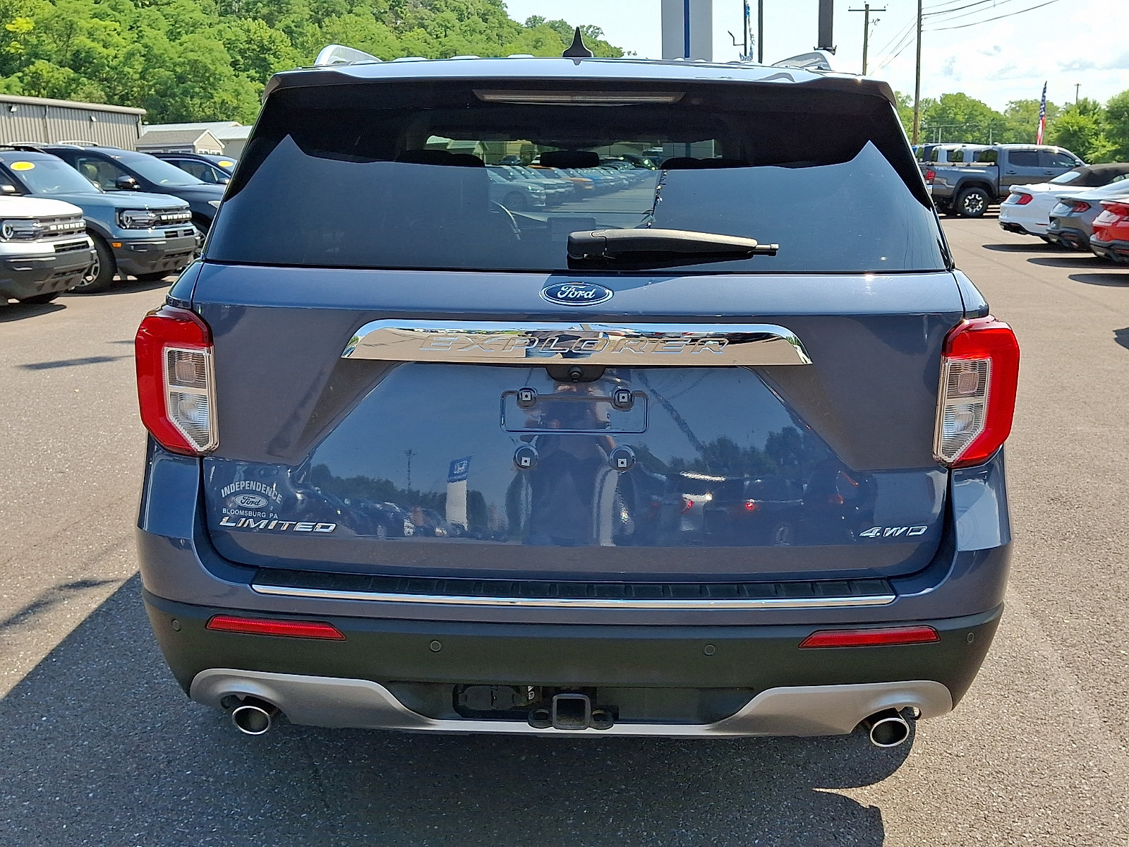 Certified 2021 Ford Explorer Limited w/ Equipment Group 301A AWD/4WD image 9
