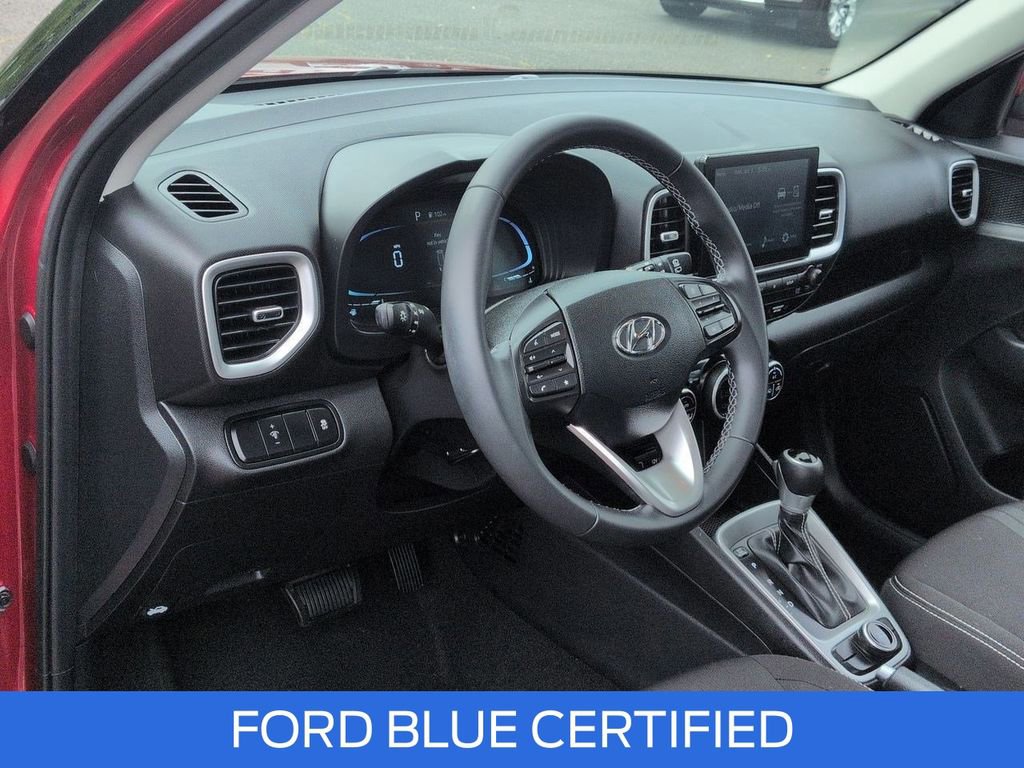 Used 2024 Hyundai Venue SEL FWD image 11