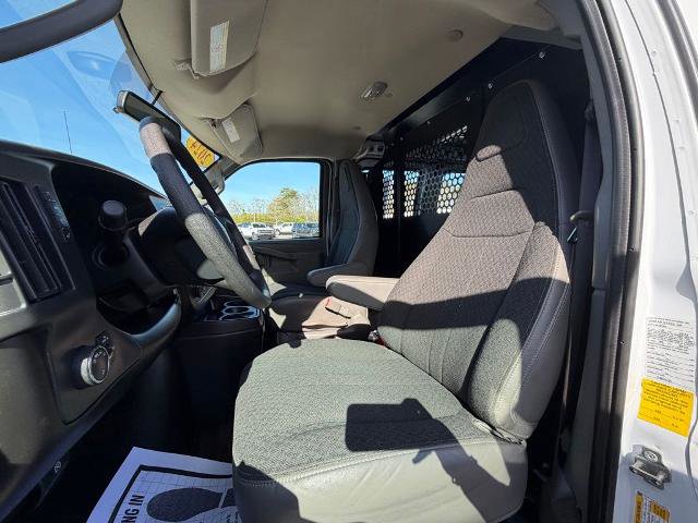 Used 2024 GMC Savana 2500 w/ Driver Convenience Package RWD image 10