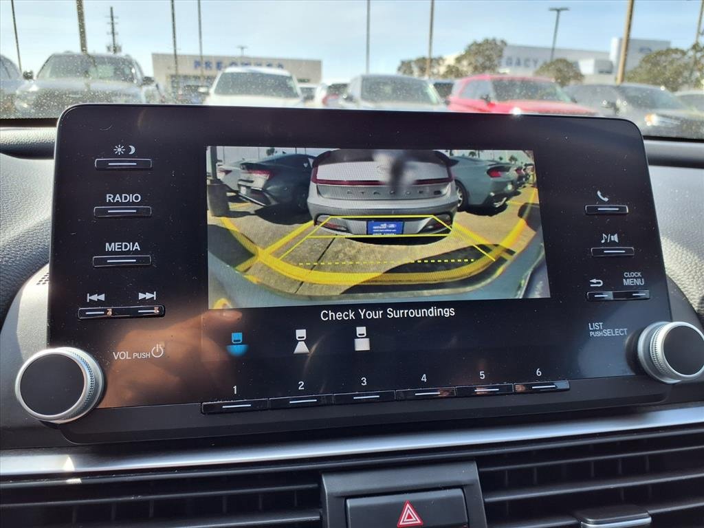 Used 2018 Honda Accord LX image 10