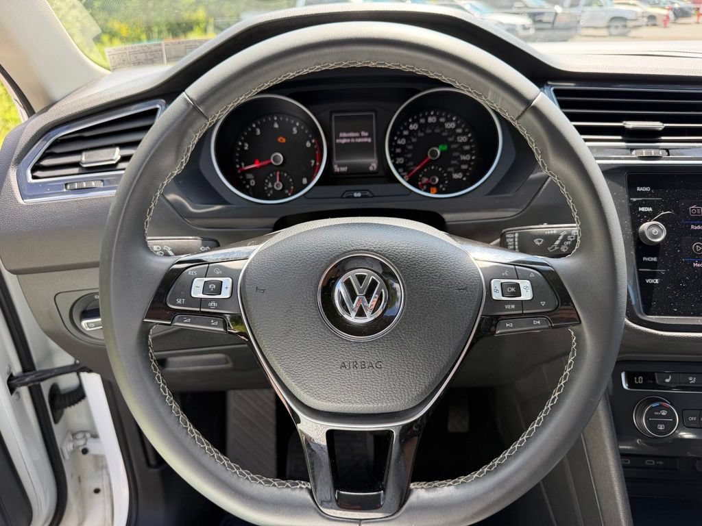 Used 2021 Volkswagen Tiguan SEL AWD/4WD image 12
