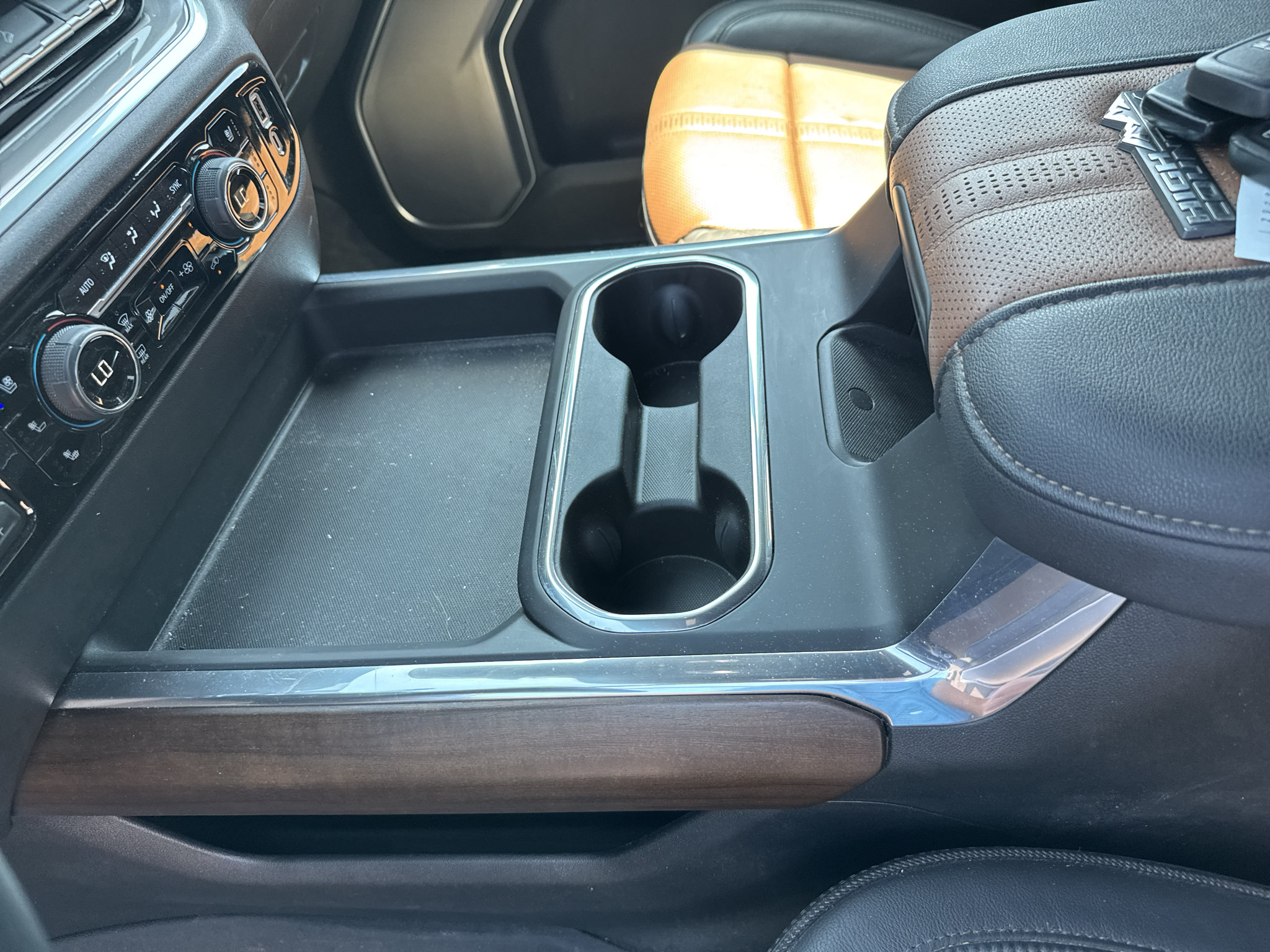 Used 2026 Chevrolet Silverado 2500 High Country w/ Technology Package AWD/4WD image 14