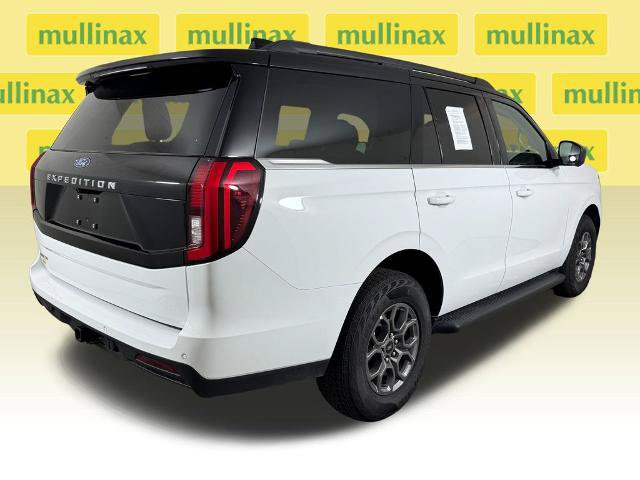Certified 2025 Ford Expedition Active RWD image 4