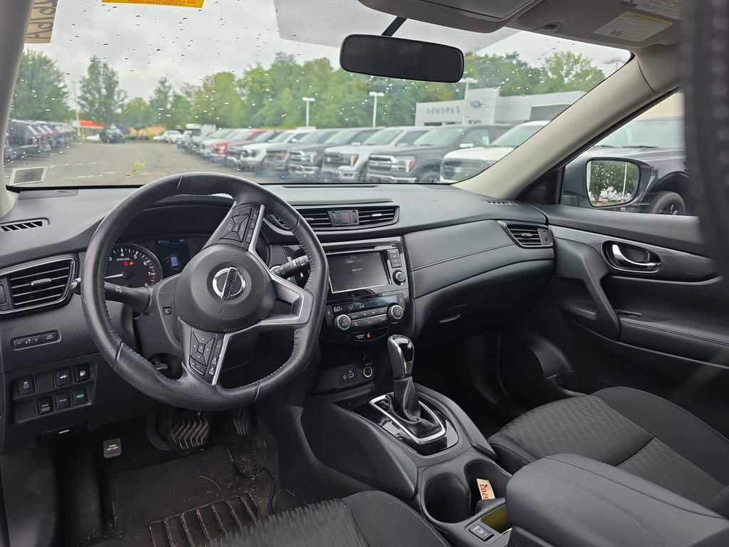 Used 2018 Nissan Rogue SV AWD/4WD image 19