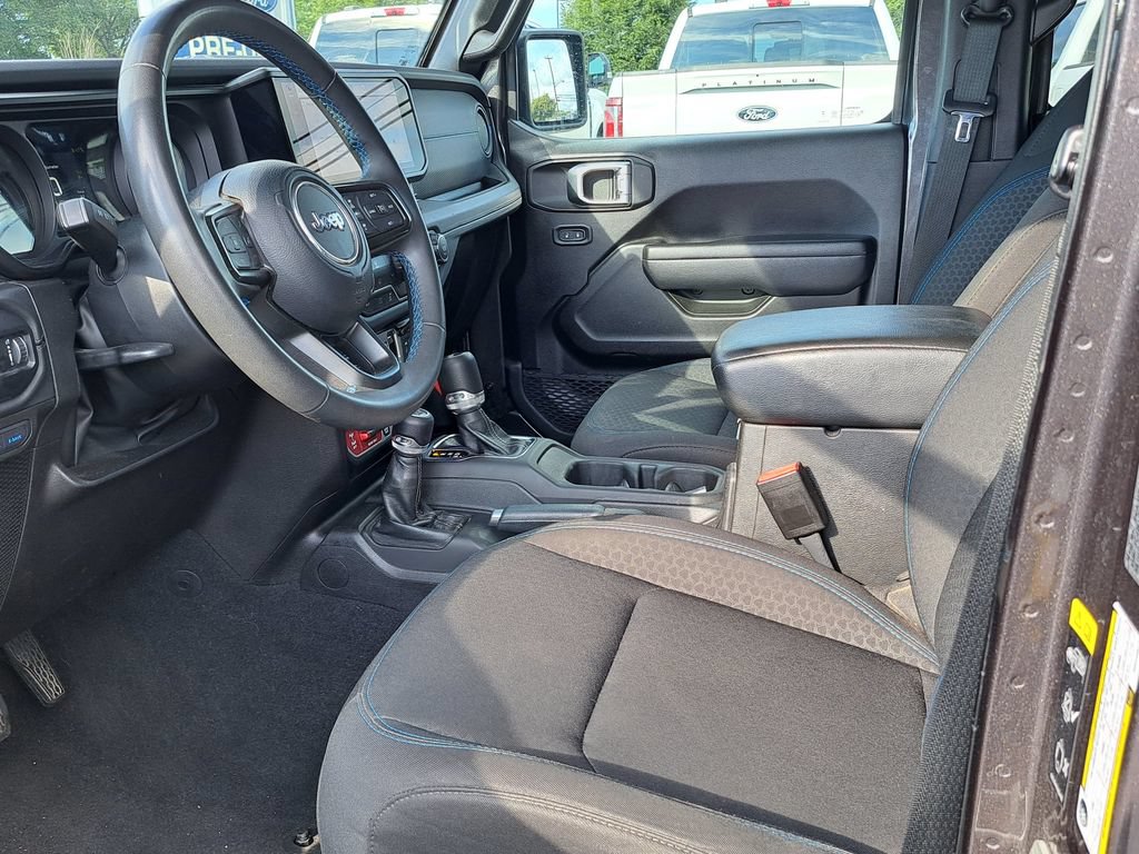 Used 2024 Jeep Wrangler Unlimited Rubicon 4xe AWD/4WD image 14