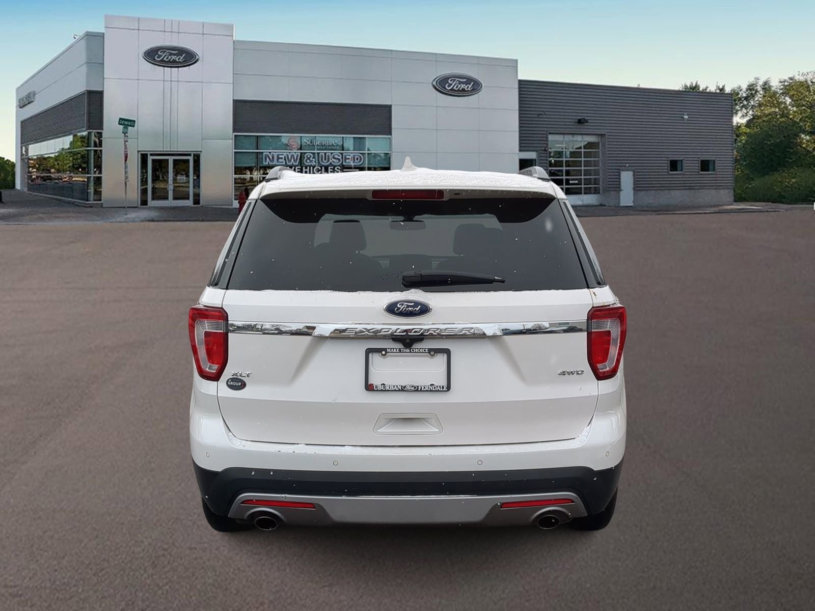 Certified 2017 Ford Explorer XLT w/ Equipment Group 202A image 10