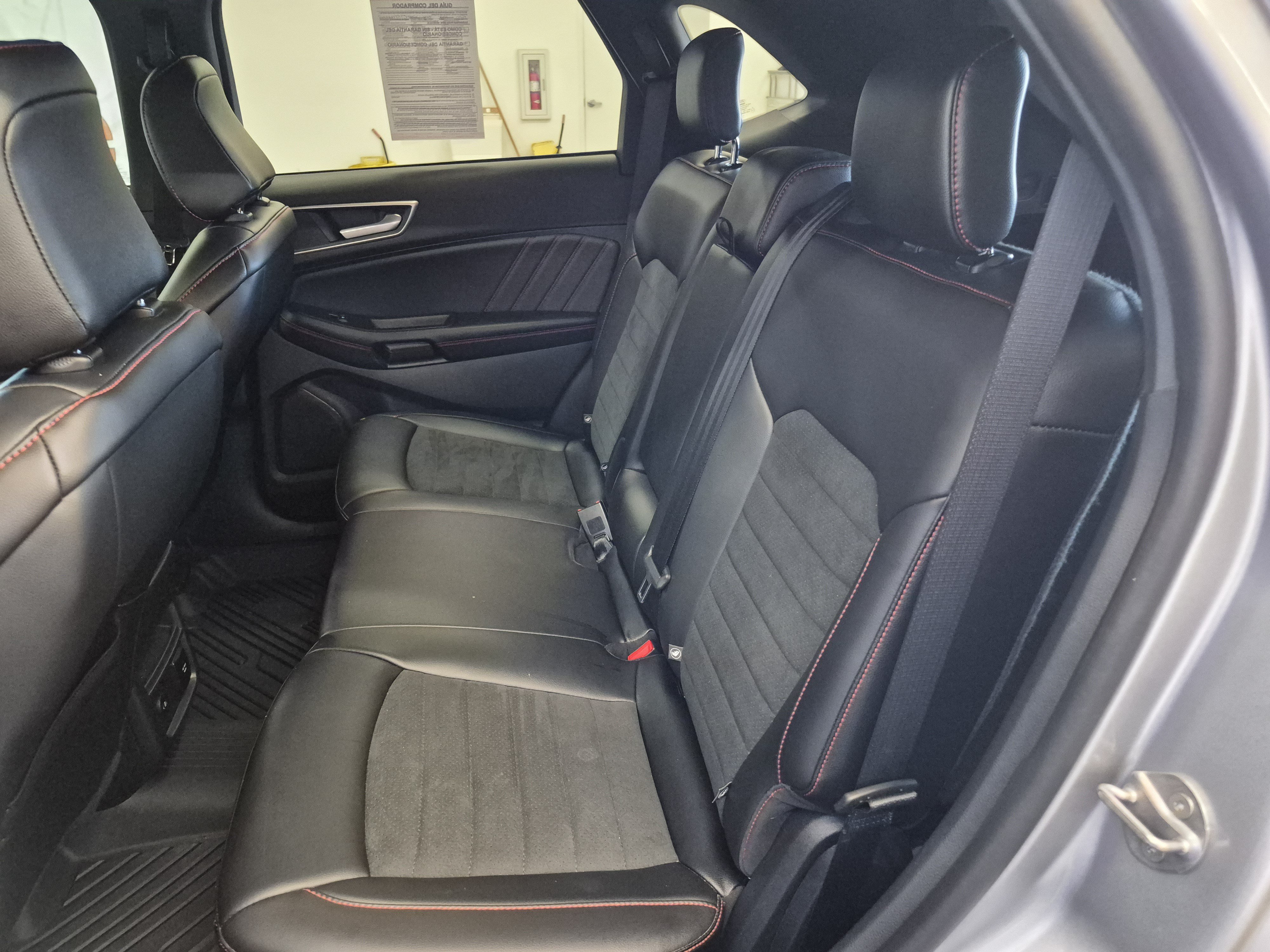 Certified 2024 Ford Edge ST-Line AWD/4WD image 15