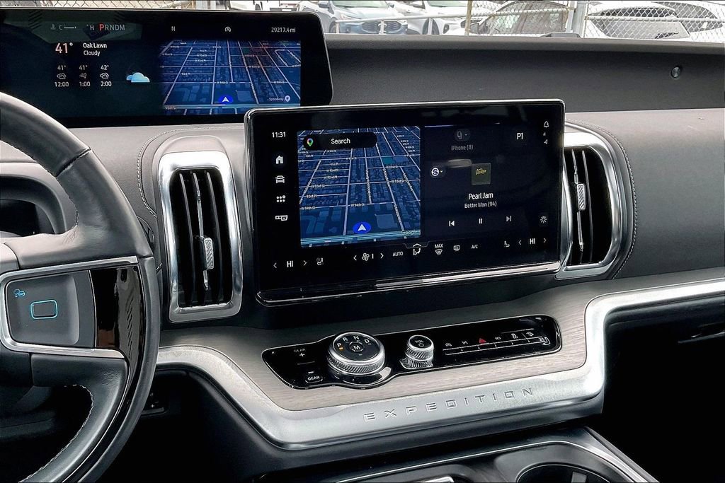 Certified 2025 Ford Expedition Platinum AWD/4WD image 5