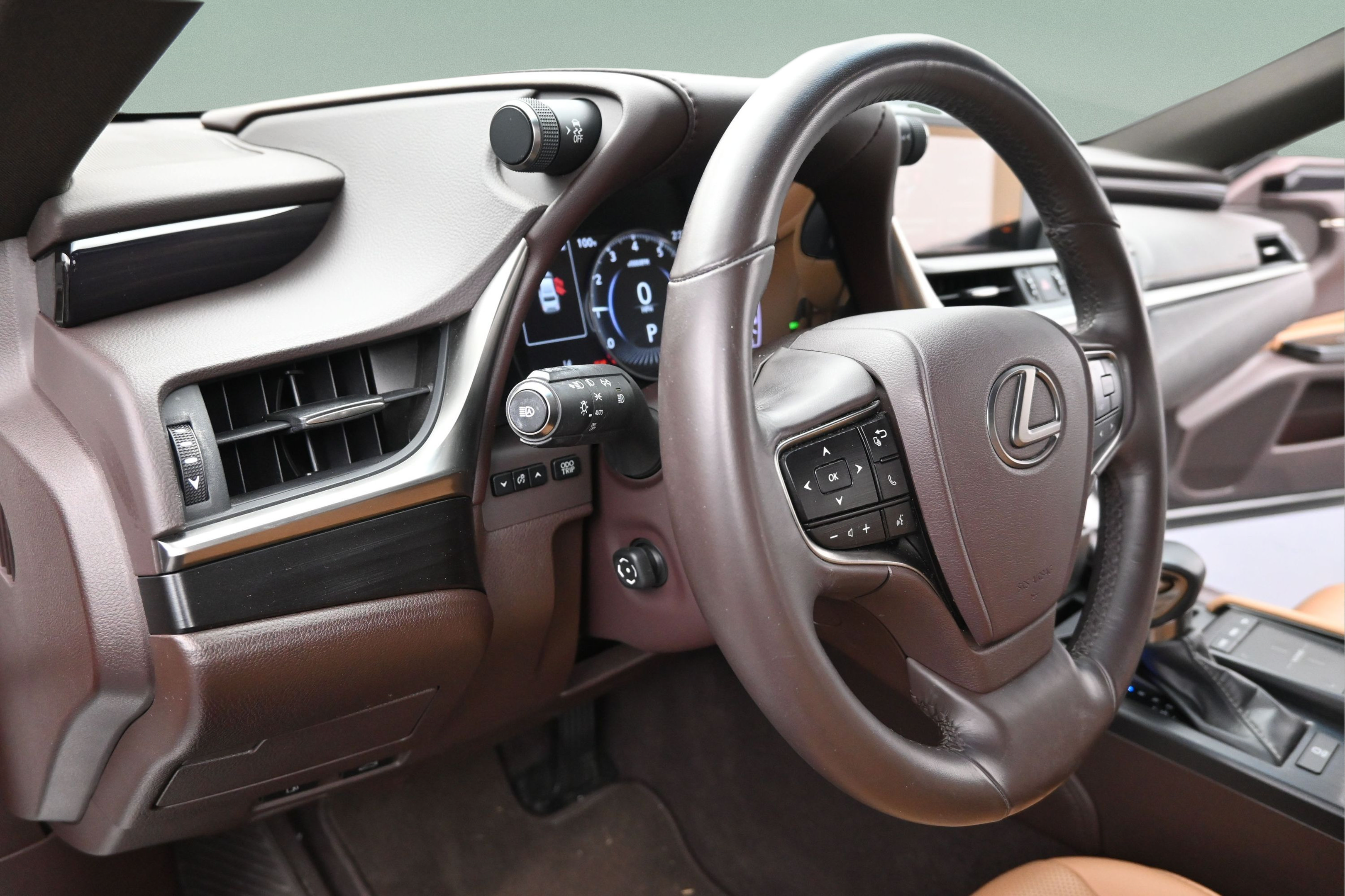 Used 2019 Lexus ES 350 w/ Premium Package FWD image 12