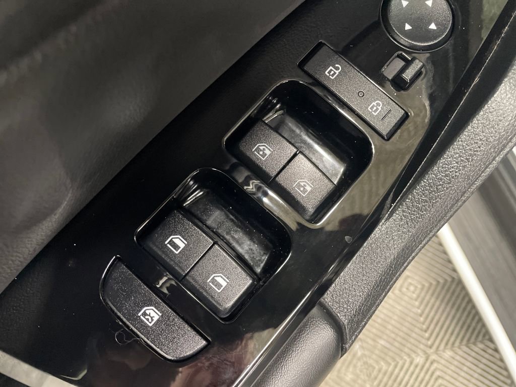 Used 2023 Kia Sportage SX image 18