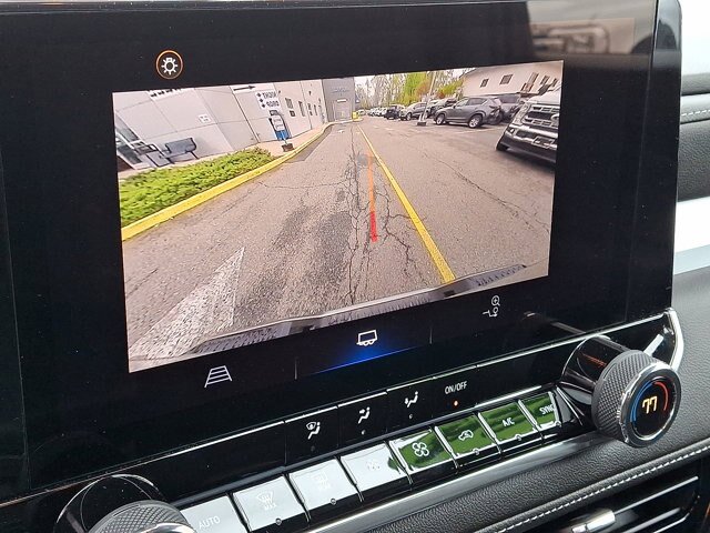 Used 2024 Chevrolet Colorado LT w/ LT Convenience Package AWD/4WD image 7