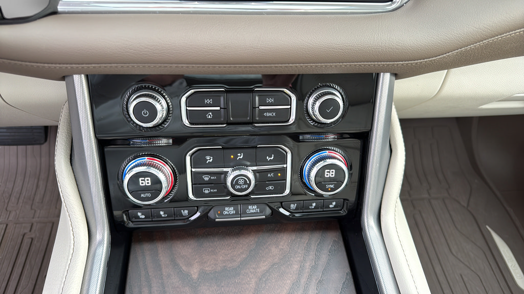 Used 2023 GMC Yukon Denali AWD/4WD image 33
