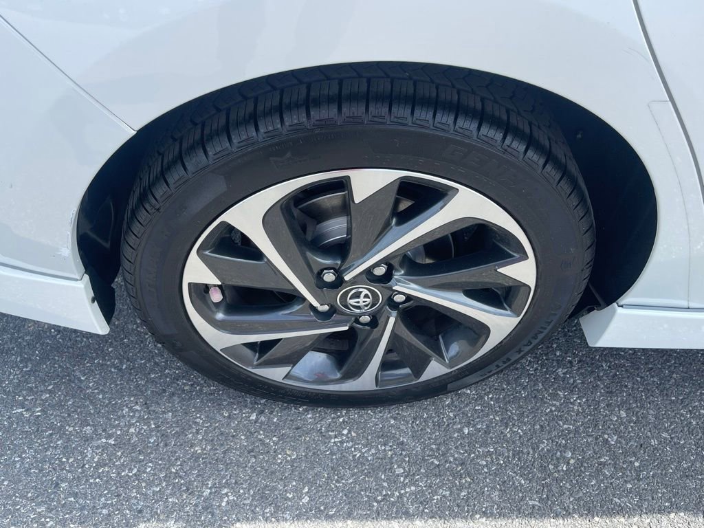 Used 2018 Toyota Corolla iM image 12