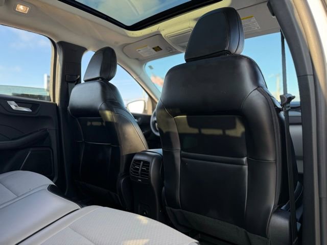 Certified 2025 Ford Escape SE image 22