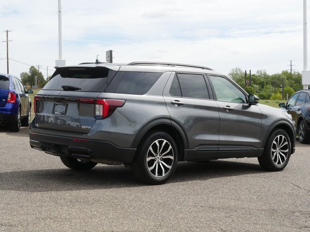 Certified 2026 Ford Explorer ST-Line AWD/4WD image 4