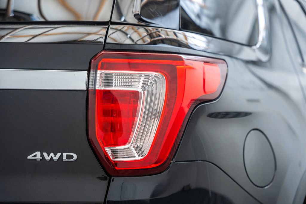 Certified 2018 Ford Explorer Limited AWD/4WD image 7