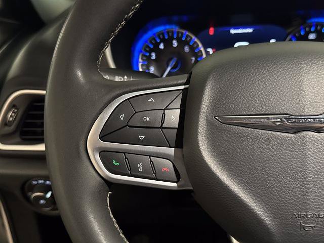 Used 2025 Chrysler Pacifica Select FWD image 19