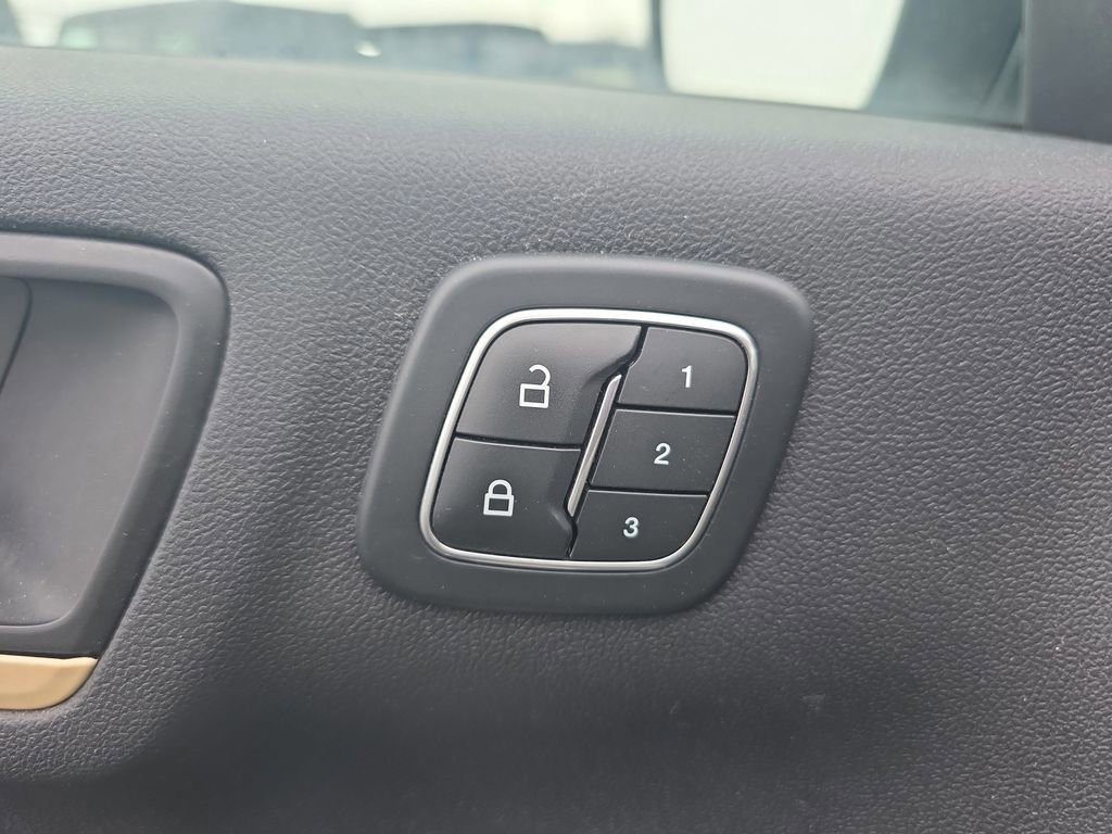 Certified 2022 Ford Escape Titanium w/ Titanium Elite Package image 33