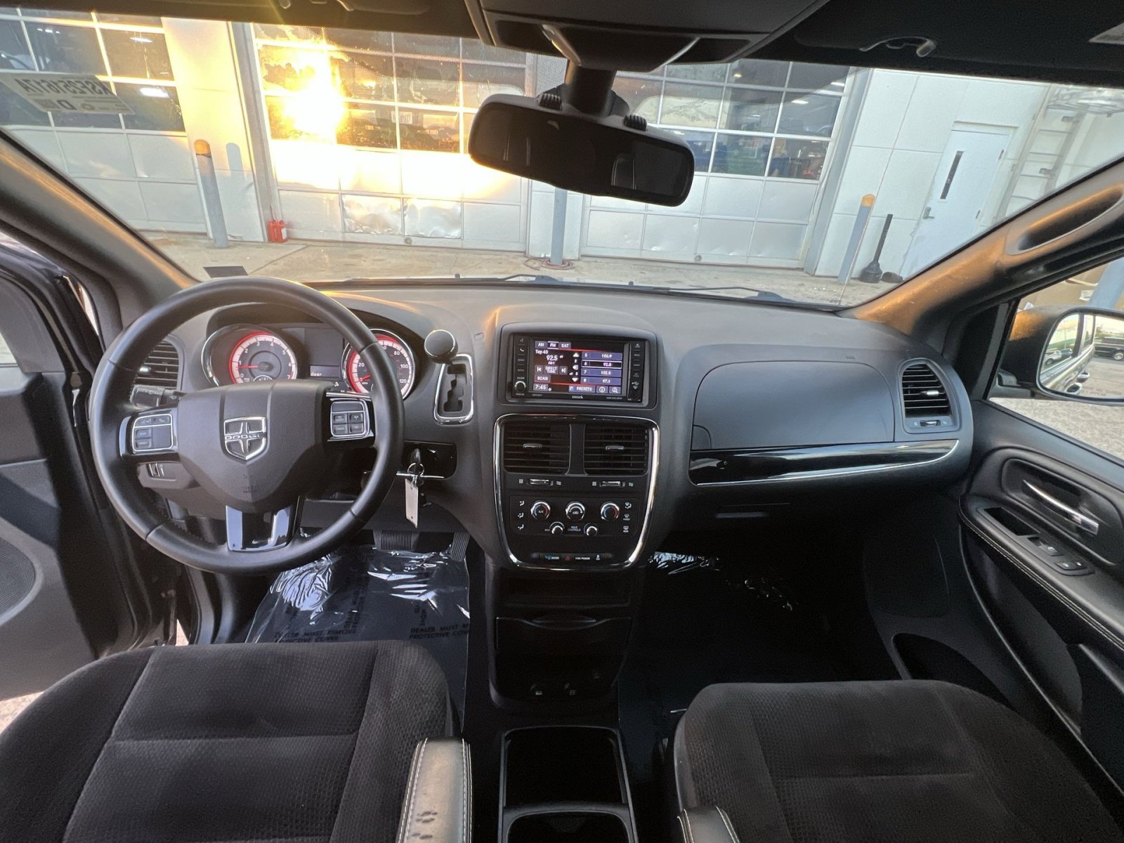 Used 2019 Dodge Grand Caravan SE FWD image 31