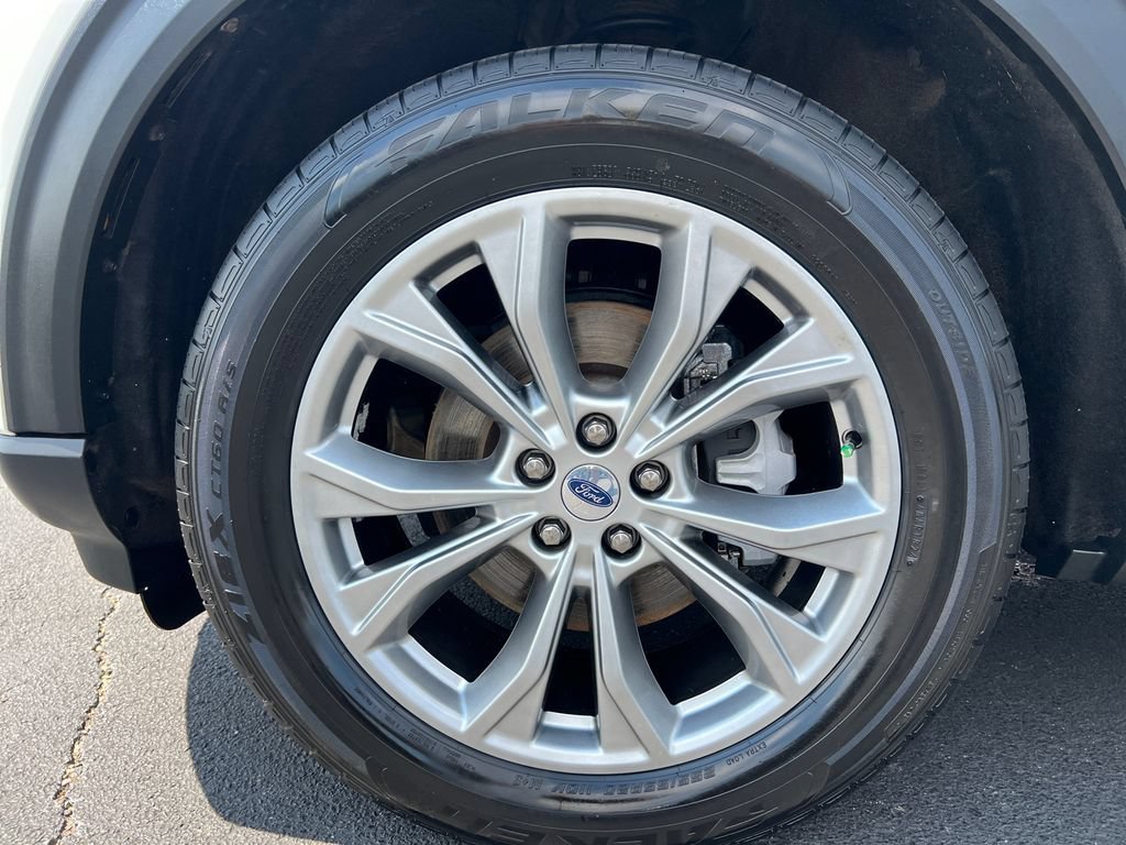 Certified 2022 Ford Explorer XLT w/ Equipment Group 202A AWD/4WD image 12