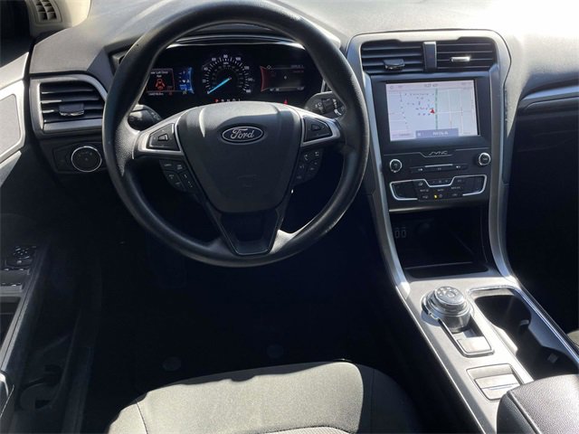 Certified 2020 Ford Fusion SE image 4