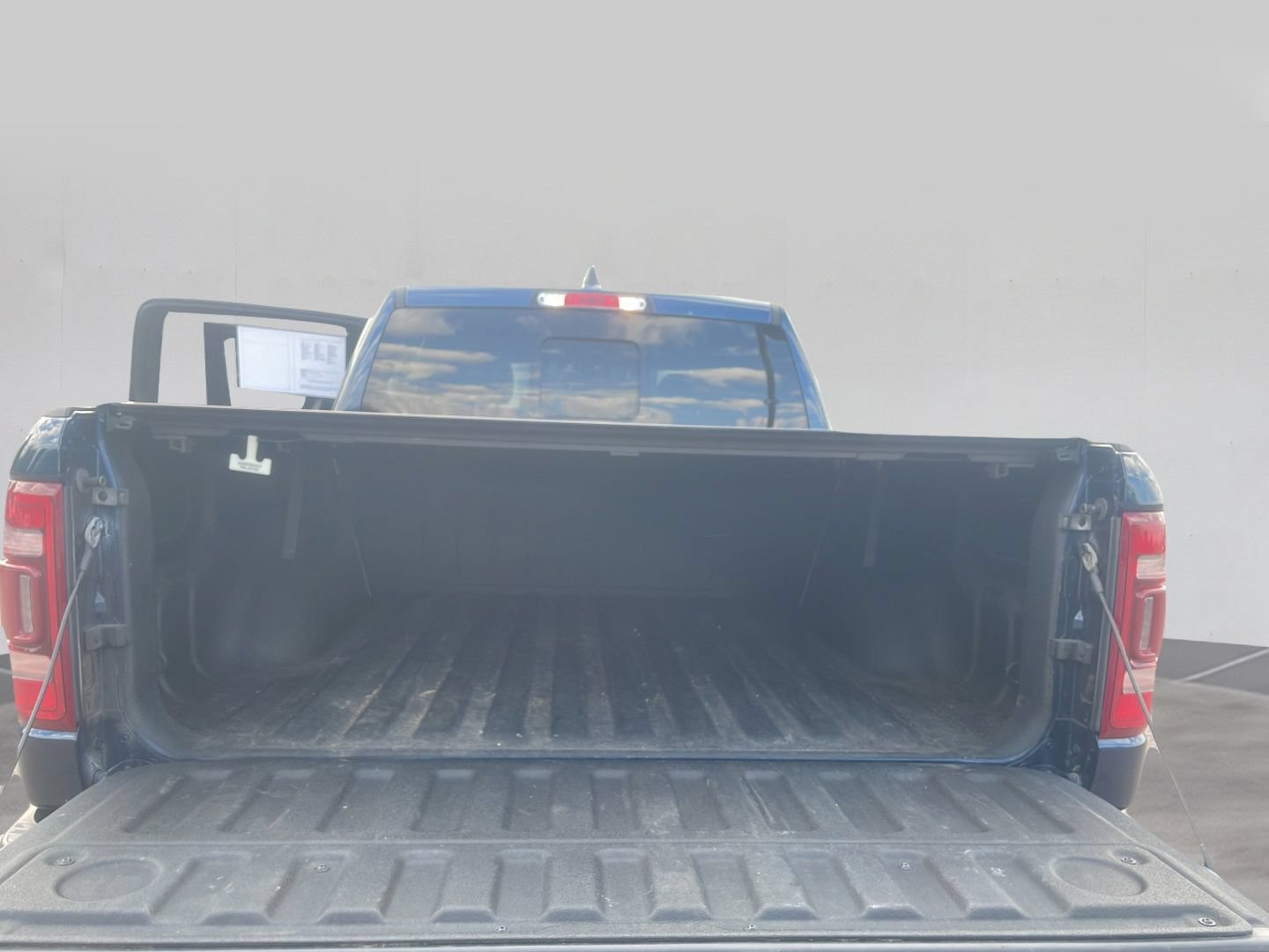 Used 2022 RAM 1500 Limited w/ Body-Colour Bumper Group AWD/4WD image 14