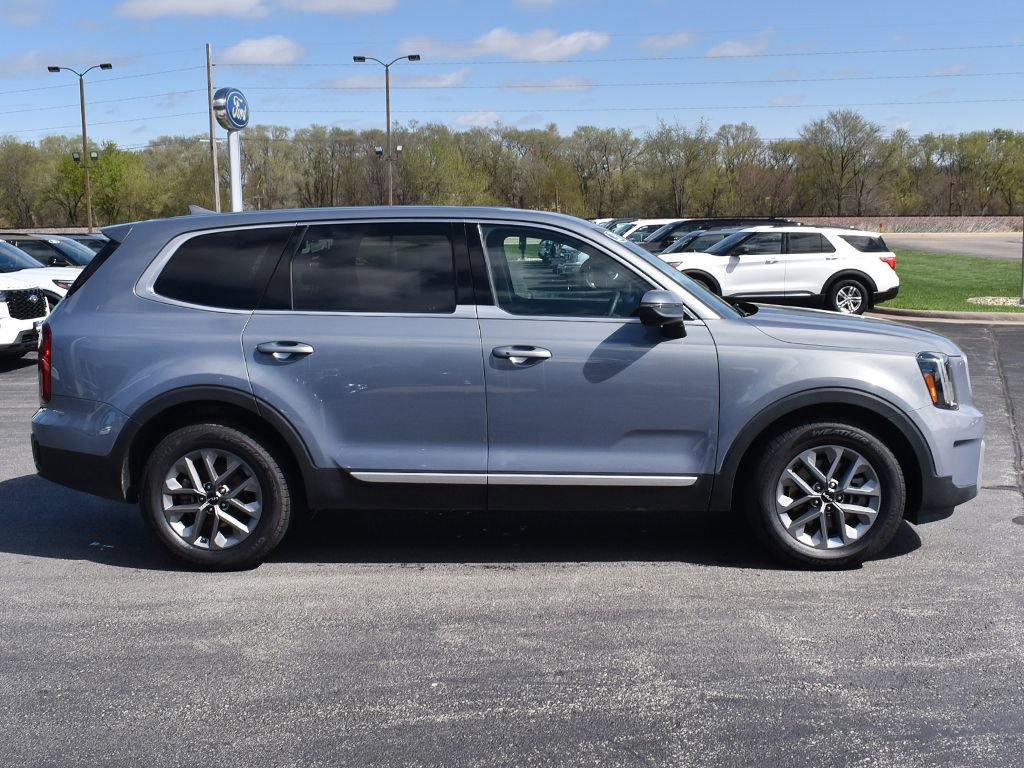 Used 2023 Kia Telluride LX AWD/4WD image 14