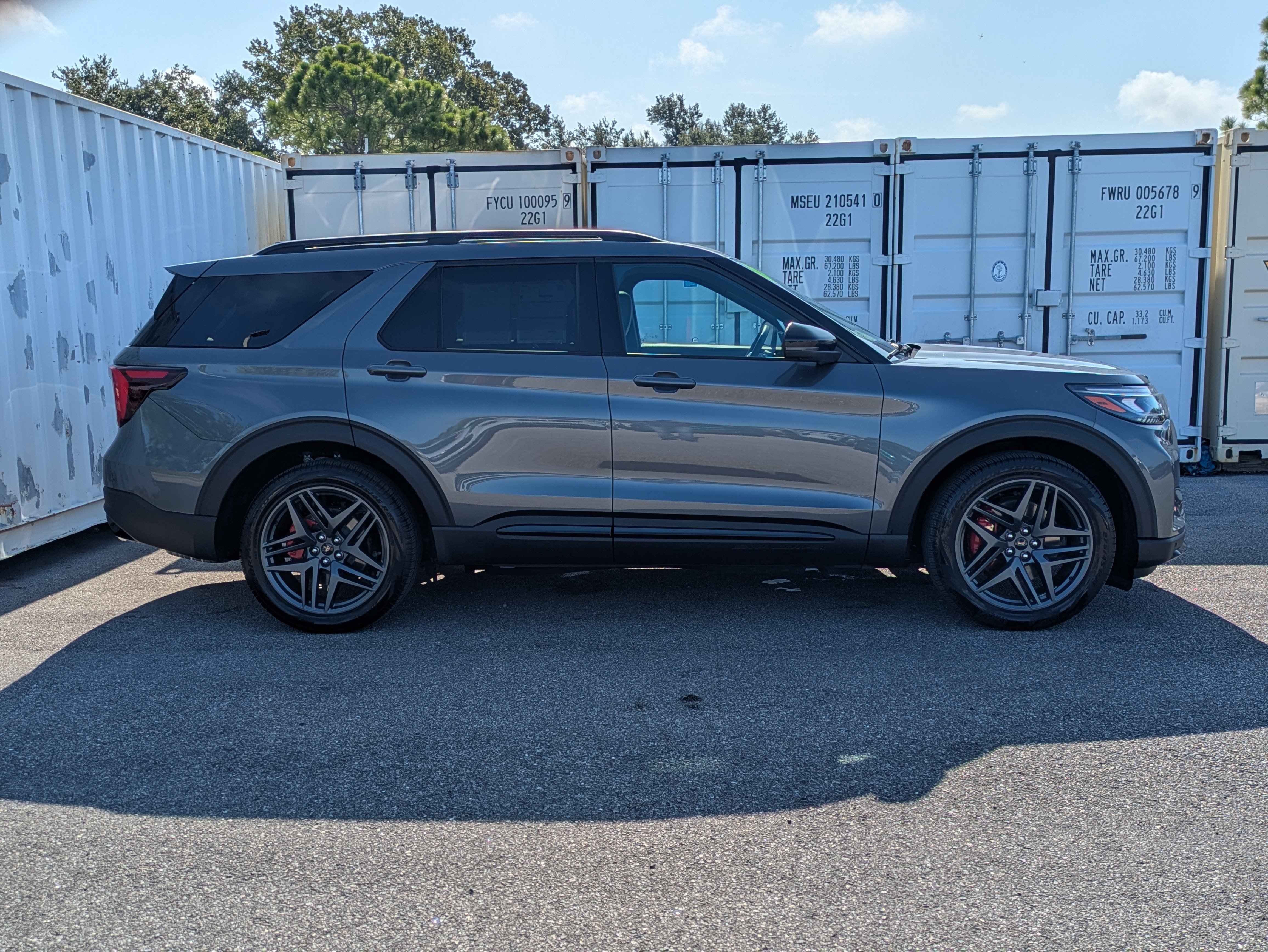 Certified 2025 Ford Explorer ST AWD/4WD image 4